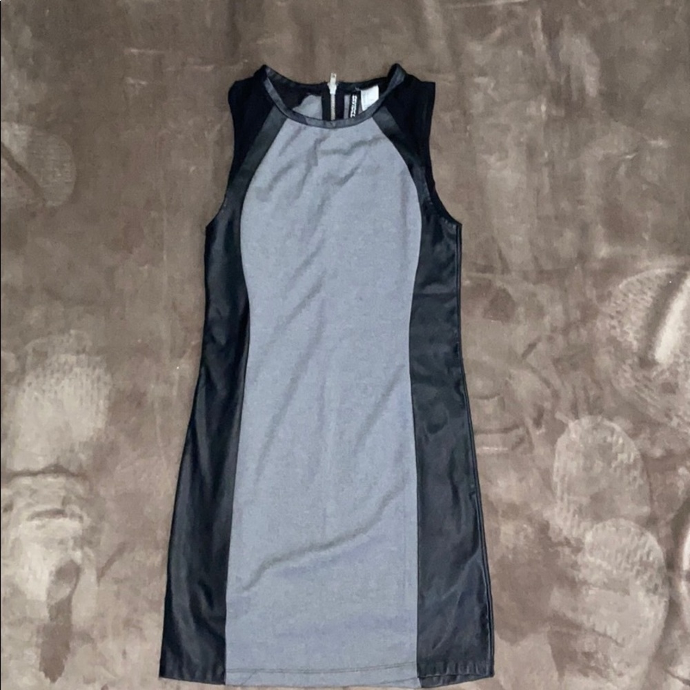 DIVIDED- MiniDress Grey w/Black faux leather sides